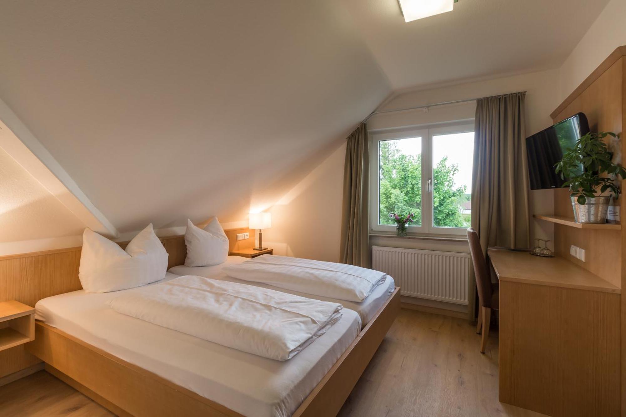 Bed and Breakfast Gaestehaus Burgblick Bisingen Номер фото